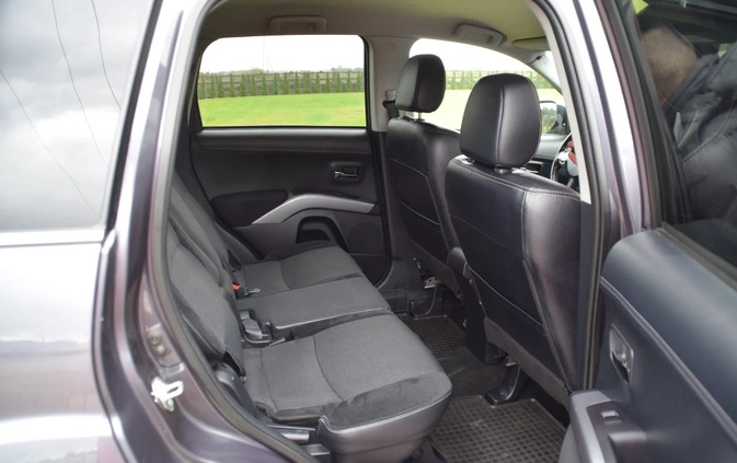 Mitsubishi Outlander cena 37500 przebieg: 280000, rok produkcji 2012 z Uniejów małe 154